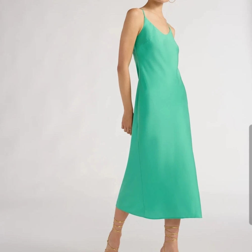 Elegant Green Sleeveless Dress